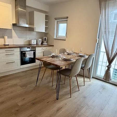 2-zimmer Mit Balkon *
